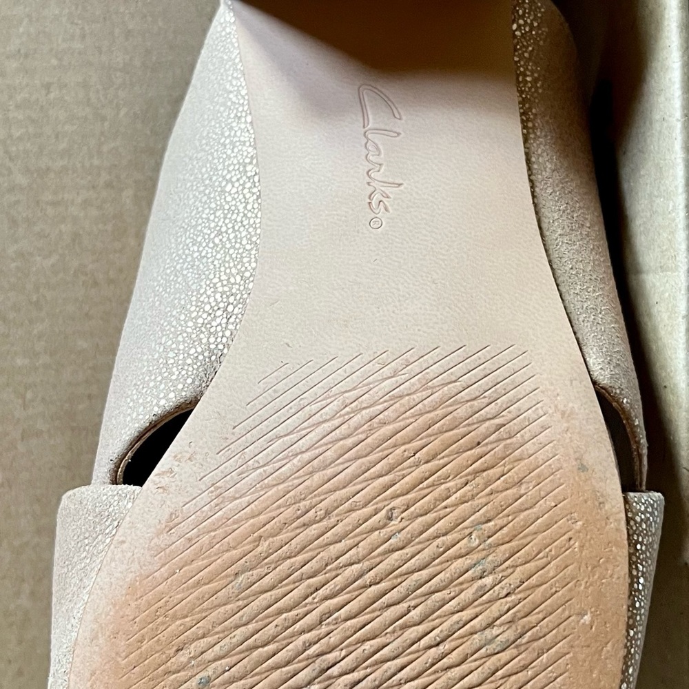 Clarks sandals - Picture 3 of 6